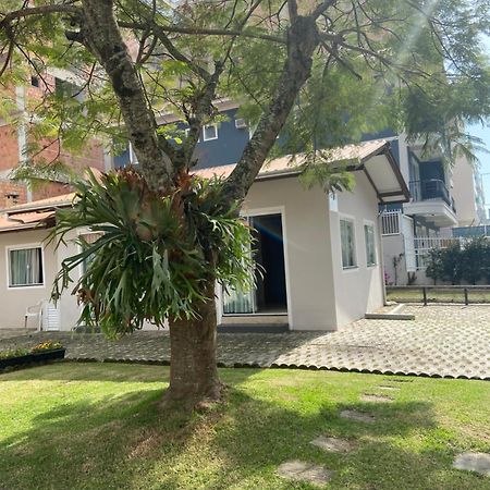 Residencial Cecilia Cruz Villa Bombinhas Exteriör bild