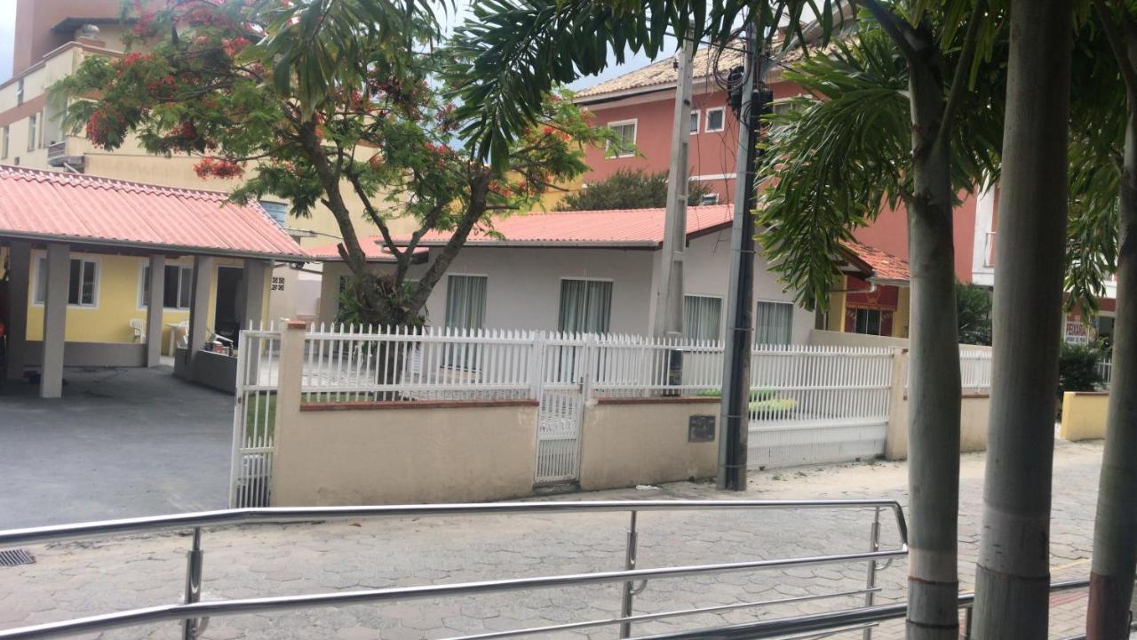 Residencial Cecilia Cruz Villa Bombinhas Exteriör bild