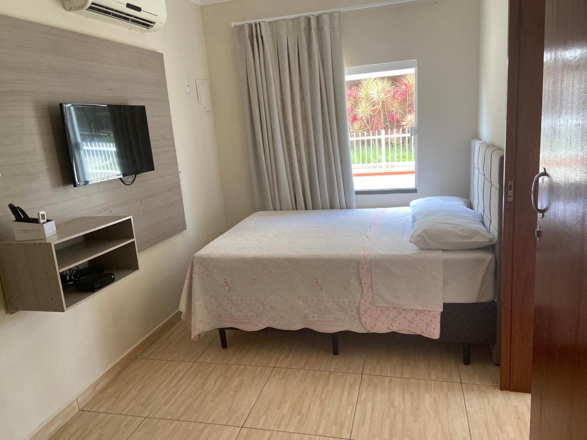Residencial Cecilia Cruz Villa Bombinhas Exteriör bild